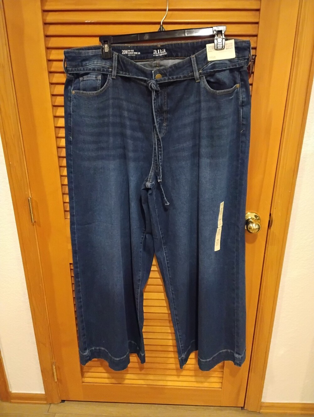 NWT a.n.a 20W Mid Rise Slouchy Wide Leg Jeans Firm Price*